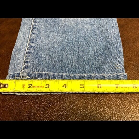 Capris Sweetheart jeans by Old Navy size 8 - Picture 3 of 3